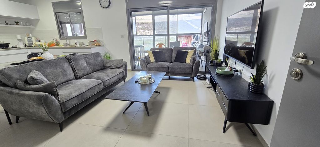 דירה, נחל דן, רמת נבון . הר כרמי, כרמיאל