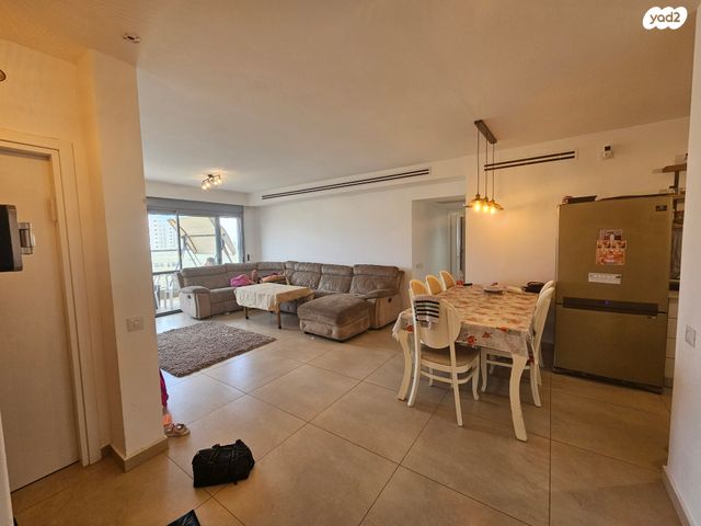 דירה, יצחק שמיר, נווה שרון / שער העיר, נתיבות