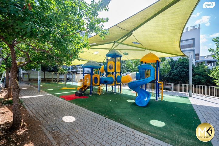 דירה, המסילה, פרדס חנה כרכור