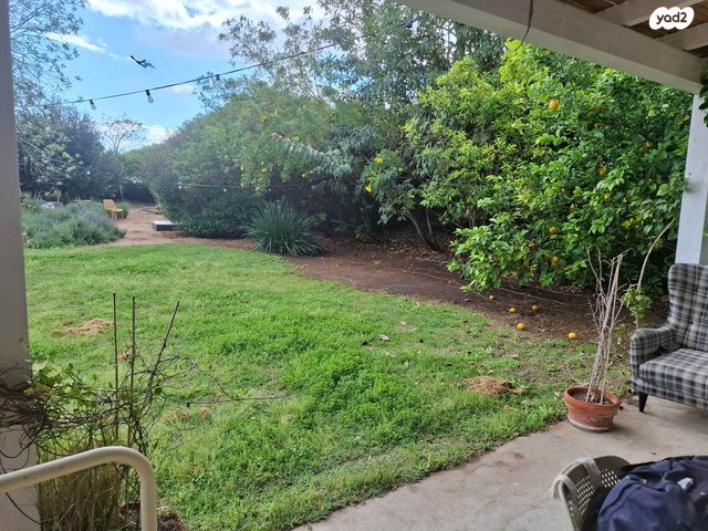 מגרשים, חניאל