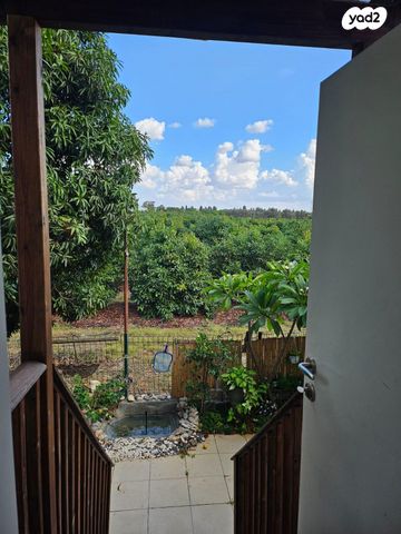 בית פרטי/ קוטג', צפרירים, הכפר הירוק, פרדס חנה כרכור