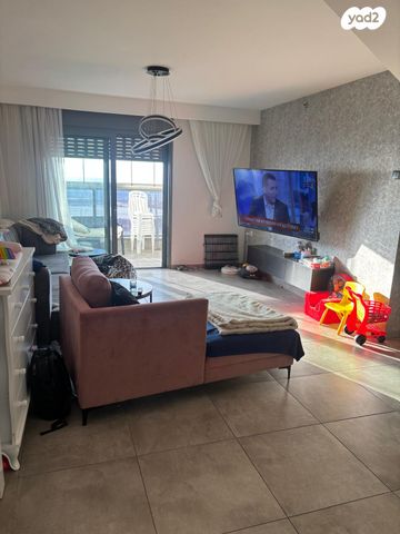 דירה, החותרים, טירת כרמל