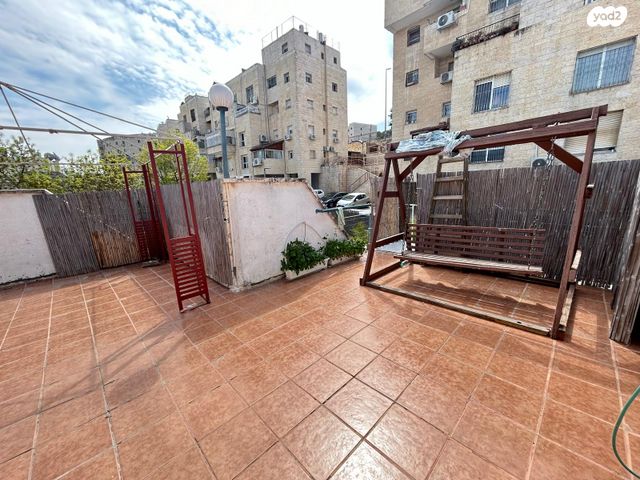 דירת גן, חיל המודיעין, פסגת זאב, ירושלים