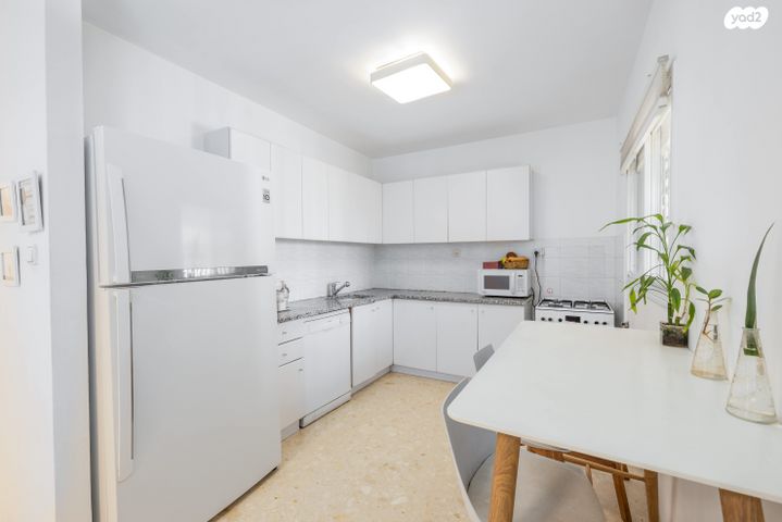 דירה, מרדכי גור, רמת פולג, נתניה