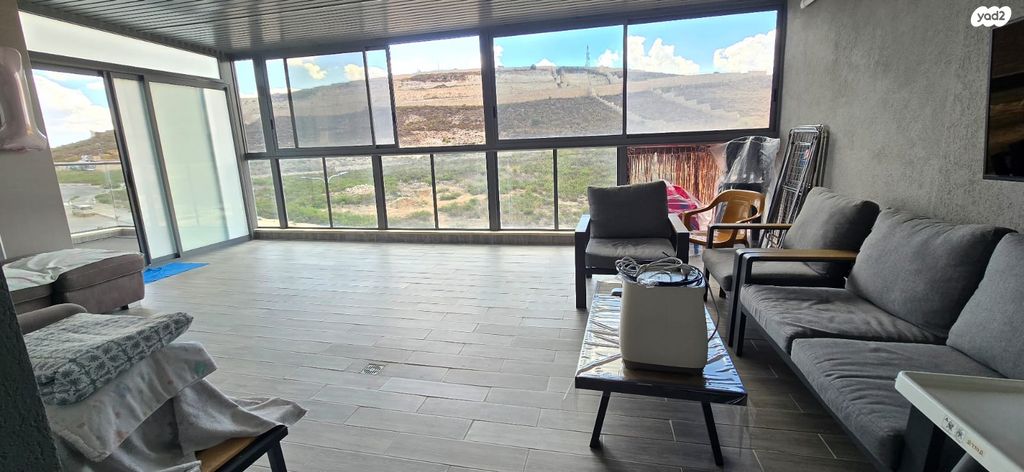 דירה, נחל דן, רמת נבון . הר כרמי, כרמיאל