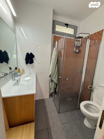 דירה, האיכרים 5, גני אזור, אזור