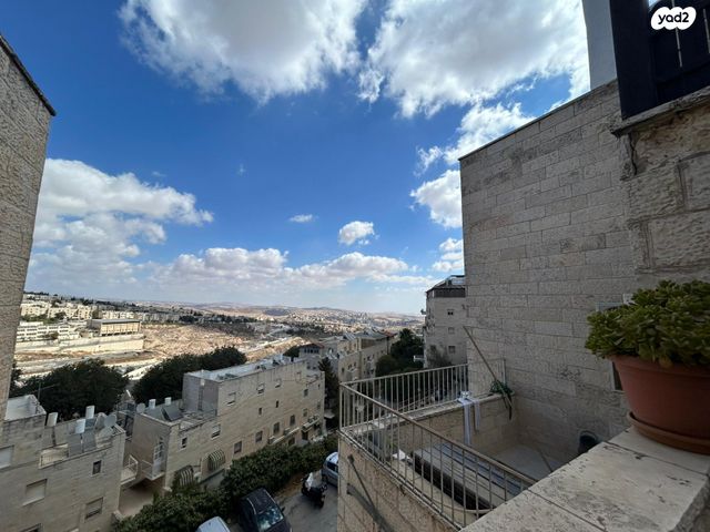 דירה, שדרות משה דיין, פסגת זאב, ירושלים