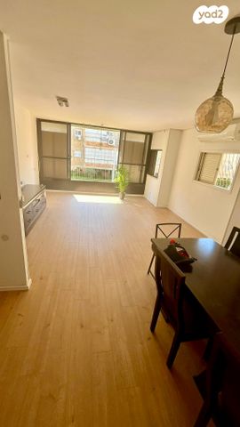 דירה, יחזקאל דנין 31, לב העיר, בת ים