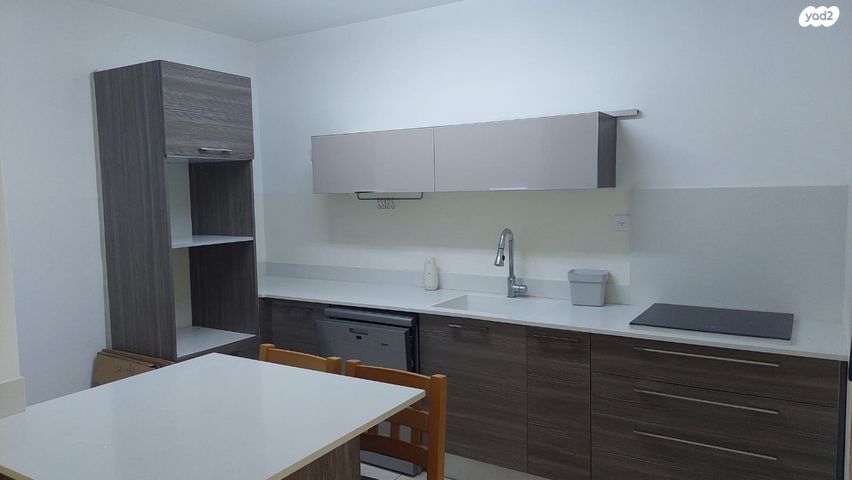 דירה, רמות יצחק, נשר