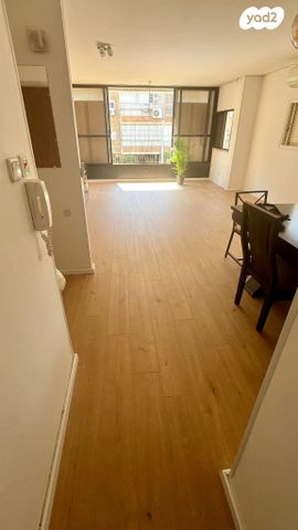 דירה, יחזקאל דנין 31, לב העיר, בת ים