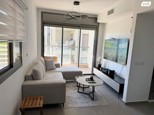 דירה, רבי יהודה הנשיא 18, עליות, רמת גן