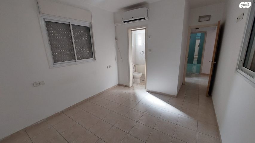 דירה, רמות יצחק, נשר