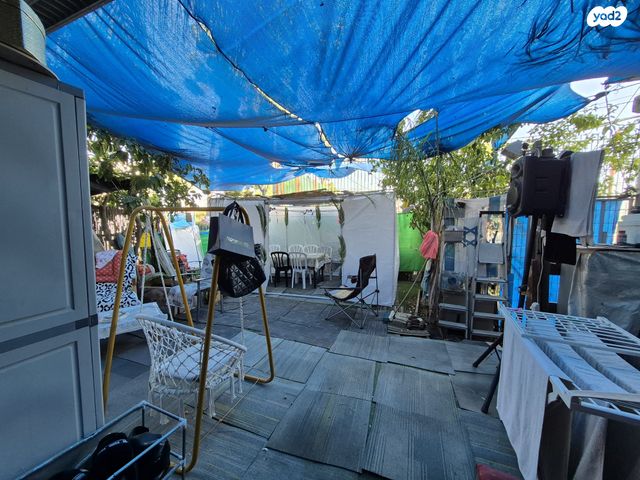 דירה, לוי אשכול, כפר סבא