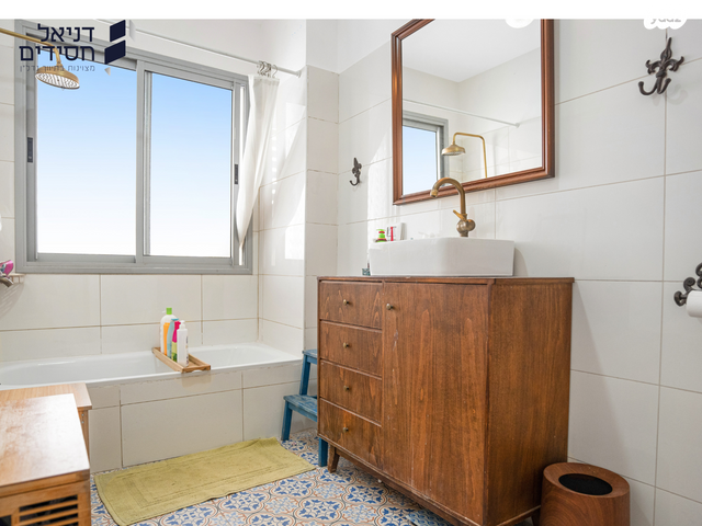 גג/ פנטהאוז, גבעת התחמושת, קרית שרת מערב, חולון