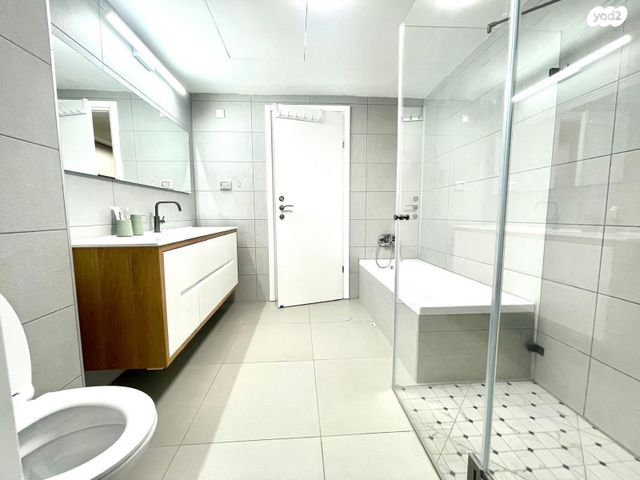 דירה, חיים הררי, רחובות המדע, רחובות