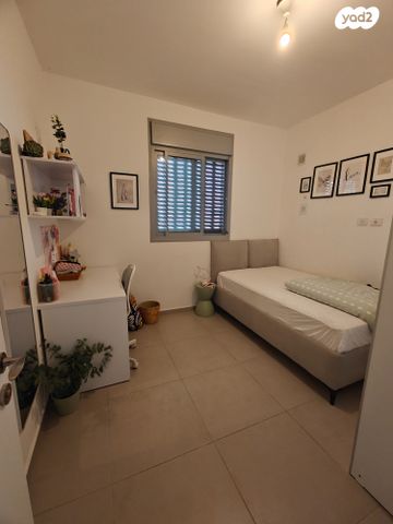 דירה, נאות שמיר, יבנה