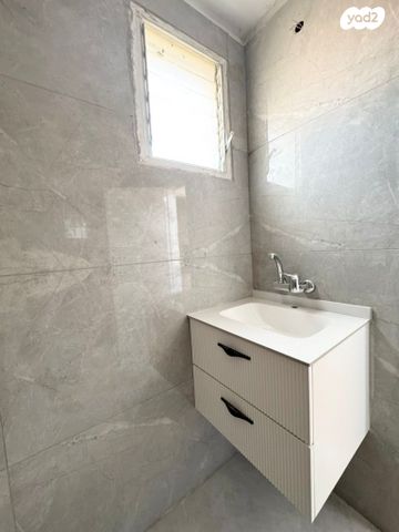 דירה, הרמב"ן 14, חדרה