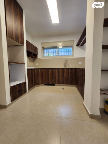 דו משפחתי, המתנחלים בהר, רמת מוצא, ירושלים