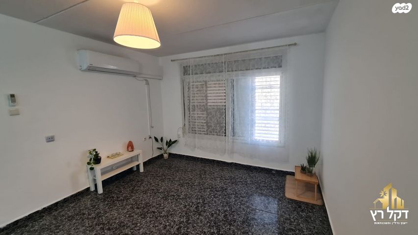 דירה, יהודה בורלא, עכו