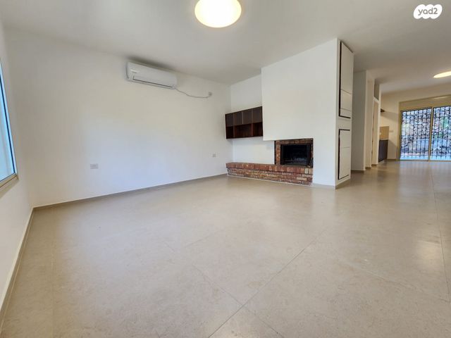 דו משפחתי, המתנחלים בהר, רמת מוצא, ירושלים