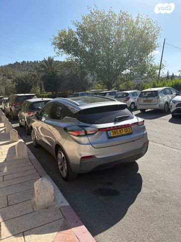 מודעת רכב ג׳ילי Geometry C