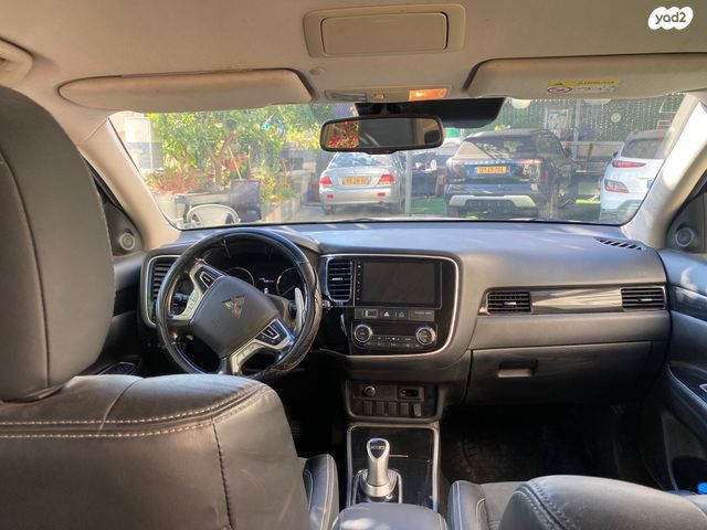 מיצובישי אאוטלנדר