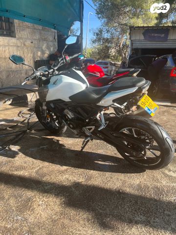 הונדה CB125R