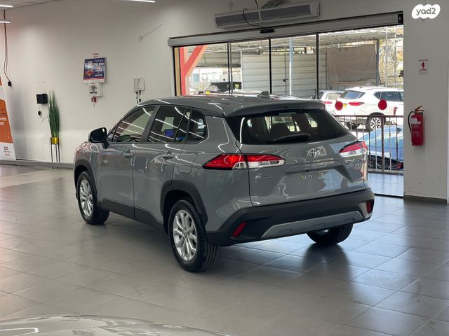 טויוטה קורולה קרוס