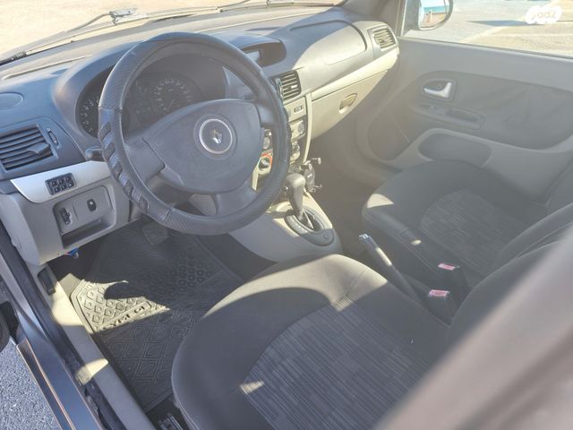 רנו טליה/סימבול