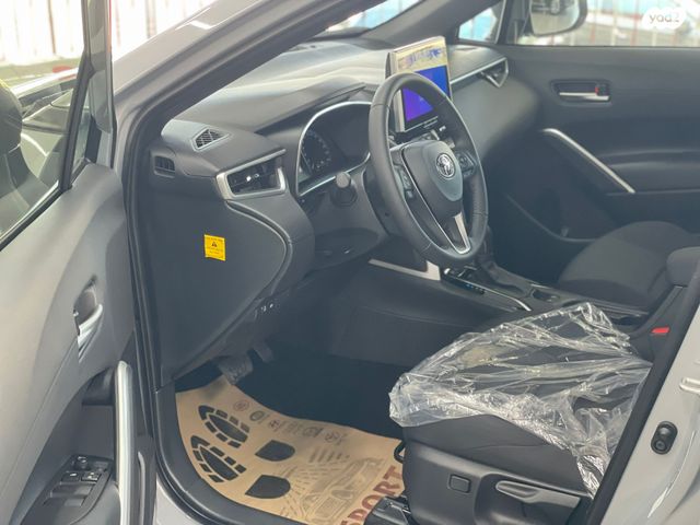 טויוטה קורולה קרוס