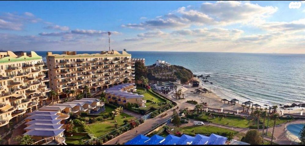 דירה, שדרות מנחם בגין 1, גבעת אולגה, חדרה