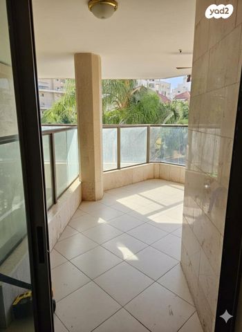 דירה, החרצית 20, קרית אילון, חולון