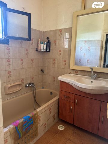 יעקב טוכמן 106