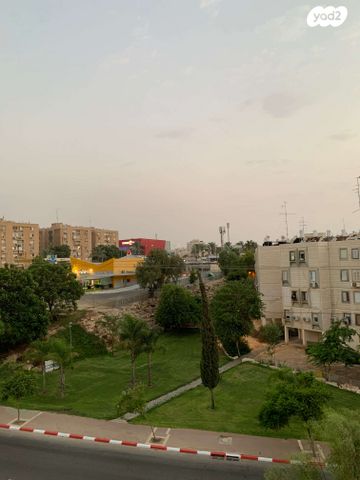 דירה, רחבת הרב עוזיאל 1, שכונה י"א, באר שבע