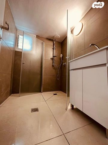 דירה, הרצל 36, עיר, מרכז העיר, נהריה