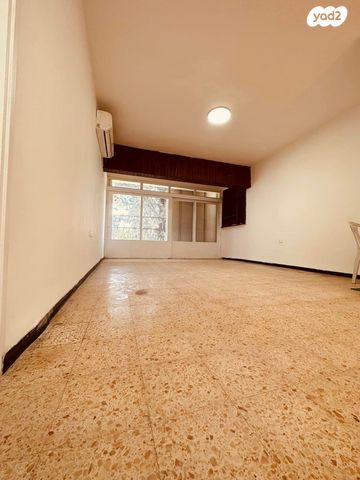 דירה, הרצל 36, עיר, מרכז העיר, נהריה