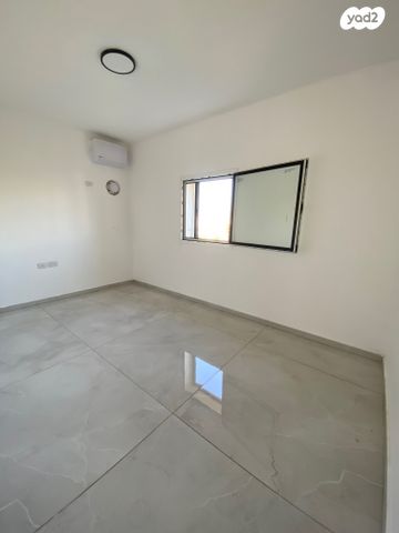 גג/ פנטהאוז, אילת 64, ג'סי כהן, חולון