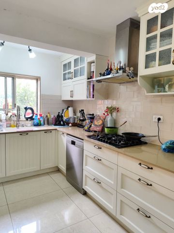 דו משפחתי, תמר, צופים, צופים