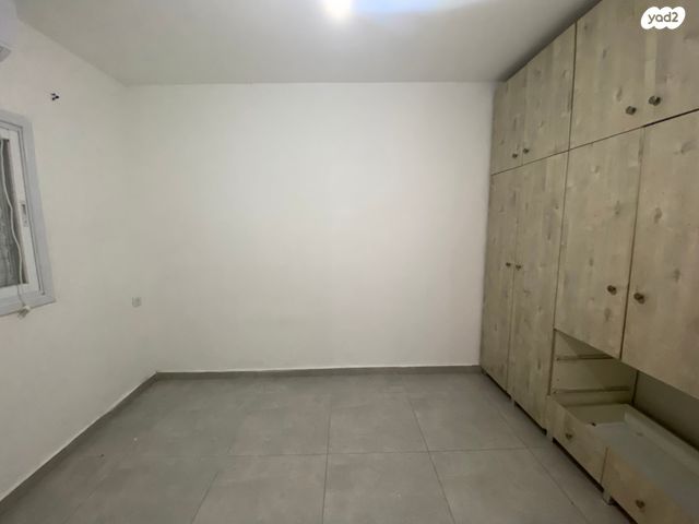 דירה, גבעת שמשון, גן יבנה