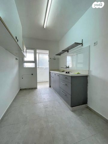 דירה, יצחק בן צבי, קרית חיים מזרחית, חיפה