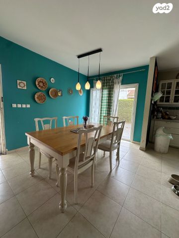 דו משפחתי, צוותא ב, אלפי מנשה