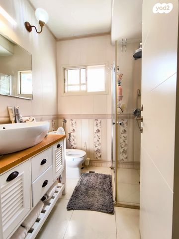 דו משפחתי, תמר, צופים, צופים