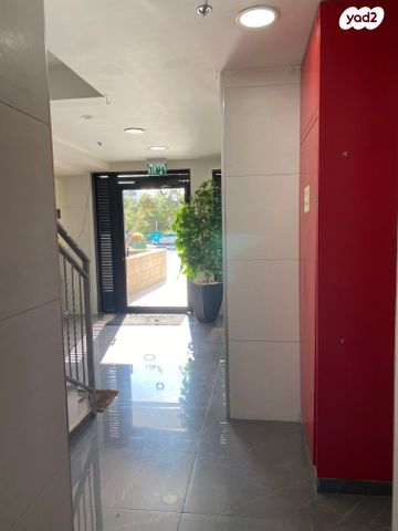 גג/ פנטהאוז, אילת 64, ג'סי כהן, חולון