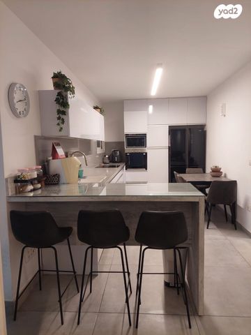 יצחק יציב 25