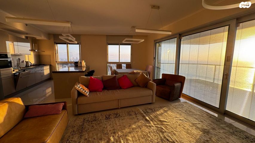 גג/ פנטהאוז, גלי הים, נתניה