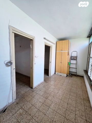 דירה, משה דיין 37, אזור הבילויים, רמת גן