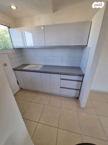 גג/ פנטהאוז, ארלוזורוב, הדר עליון, חיפה