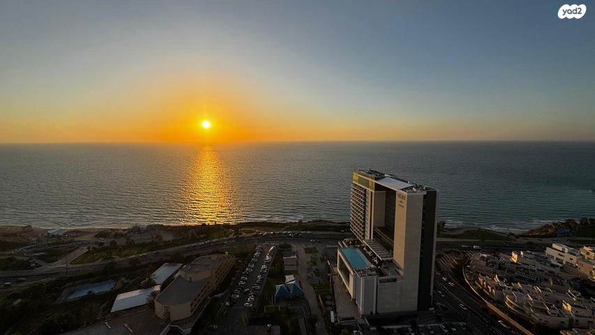 גג/ פנטהאוז, גלי הים, נתניה