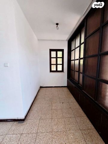 דירה, משה דיין 37, אזור הבילויים, רמת גן