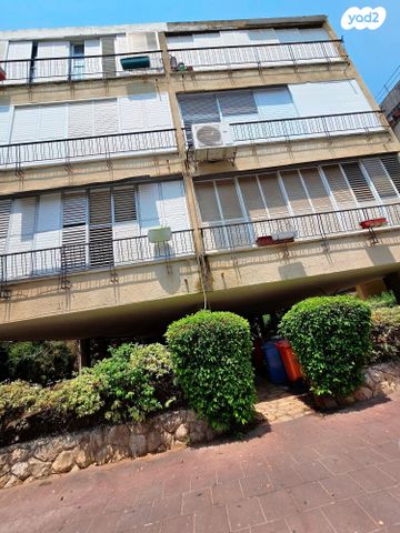 דירה, משה דיין 37, אזור הבילויים, רמת גן